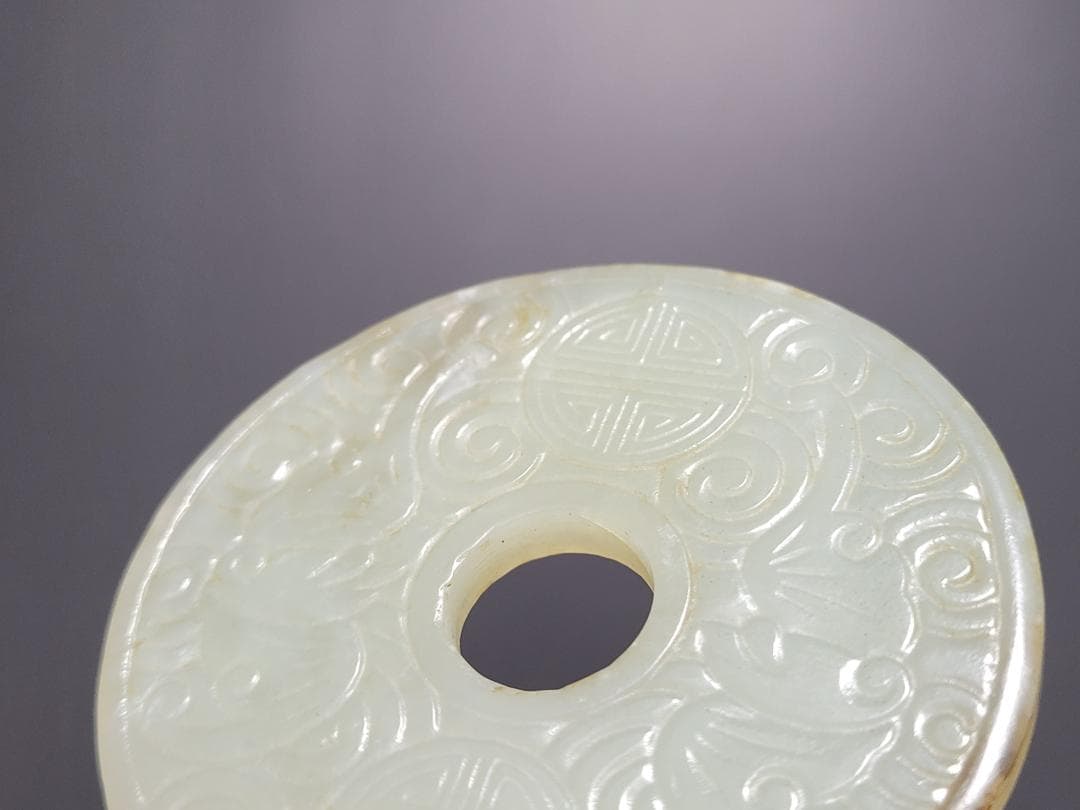 天然玉製 陰刻吉祥蝠紋 玉装飾品 明清時代 直径約5.5cm