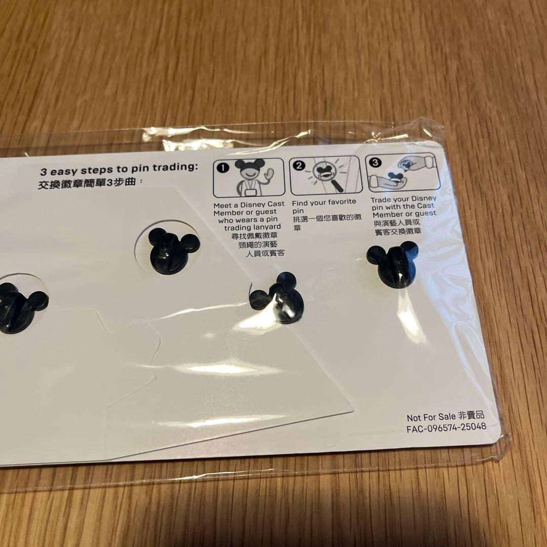 ダッフィー＆フレンズ 非売品 ピンバッジ ディズニー HKDL