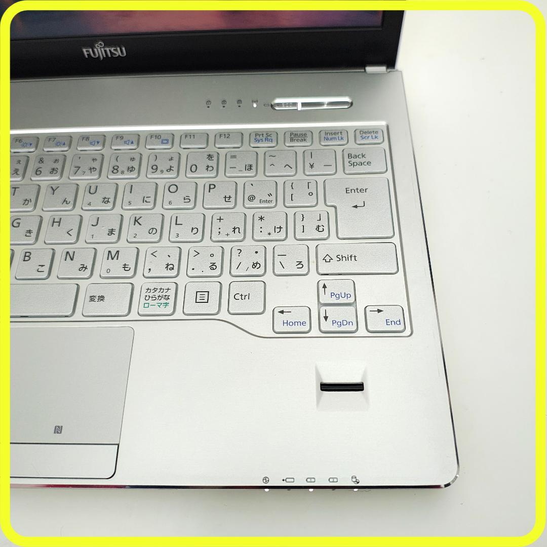 美品　白　新品SSD256⭐️windows11ノートパソコン　薄型軽量　782