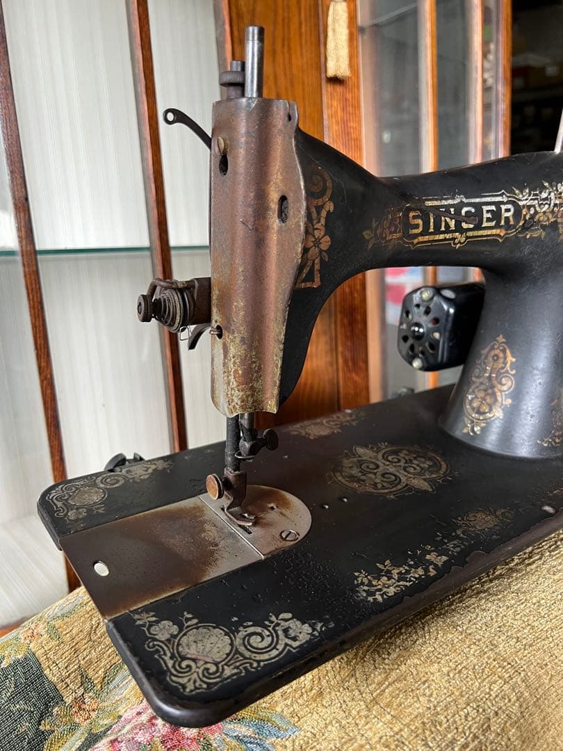 SINGER 古いミシン アンティークミシン　骨董品　インテリア　ディスプレイ