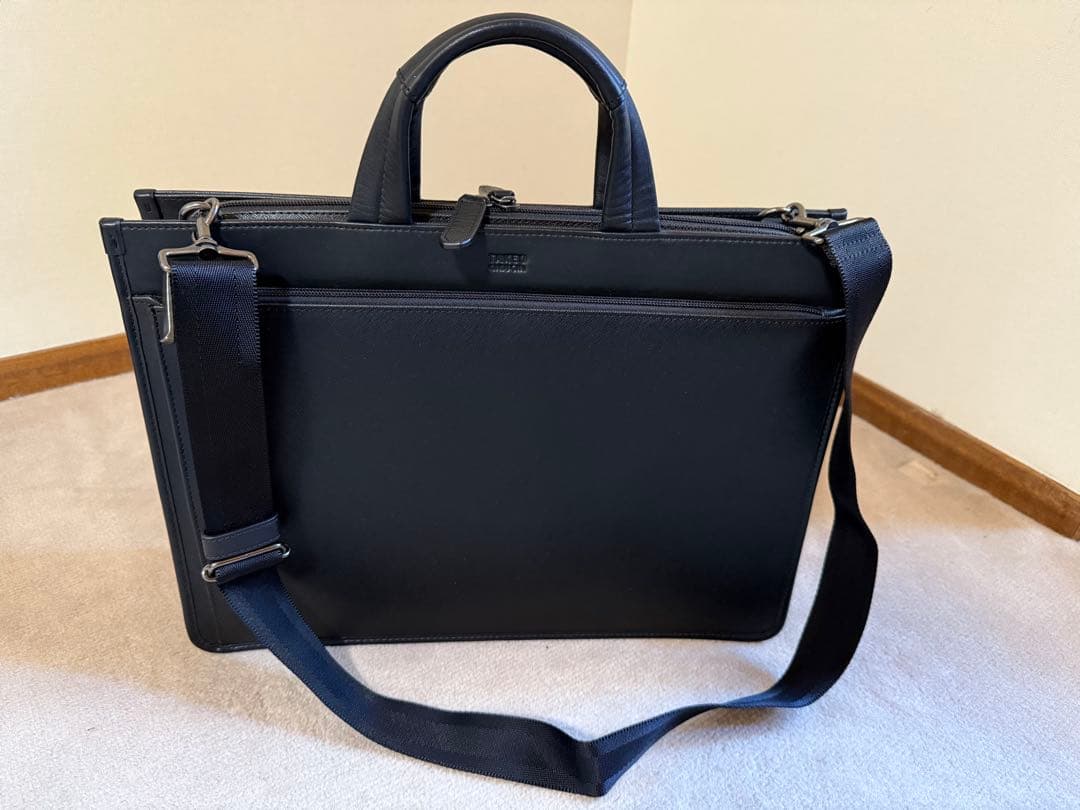 TAKEO KIKUCHI ブラック ビジネスバッグ