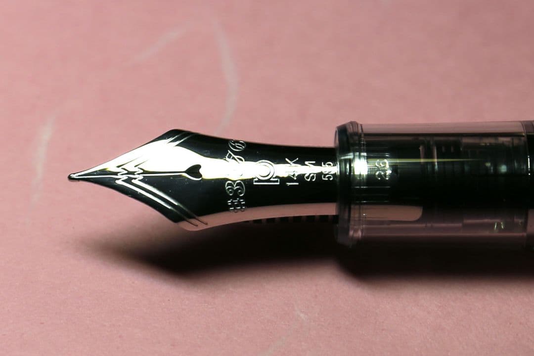 【限定】万年筆 プラチナ #3776 センチュリー「六花」SM（中軟）おまけ付き