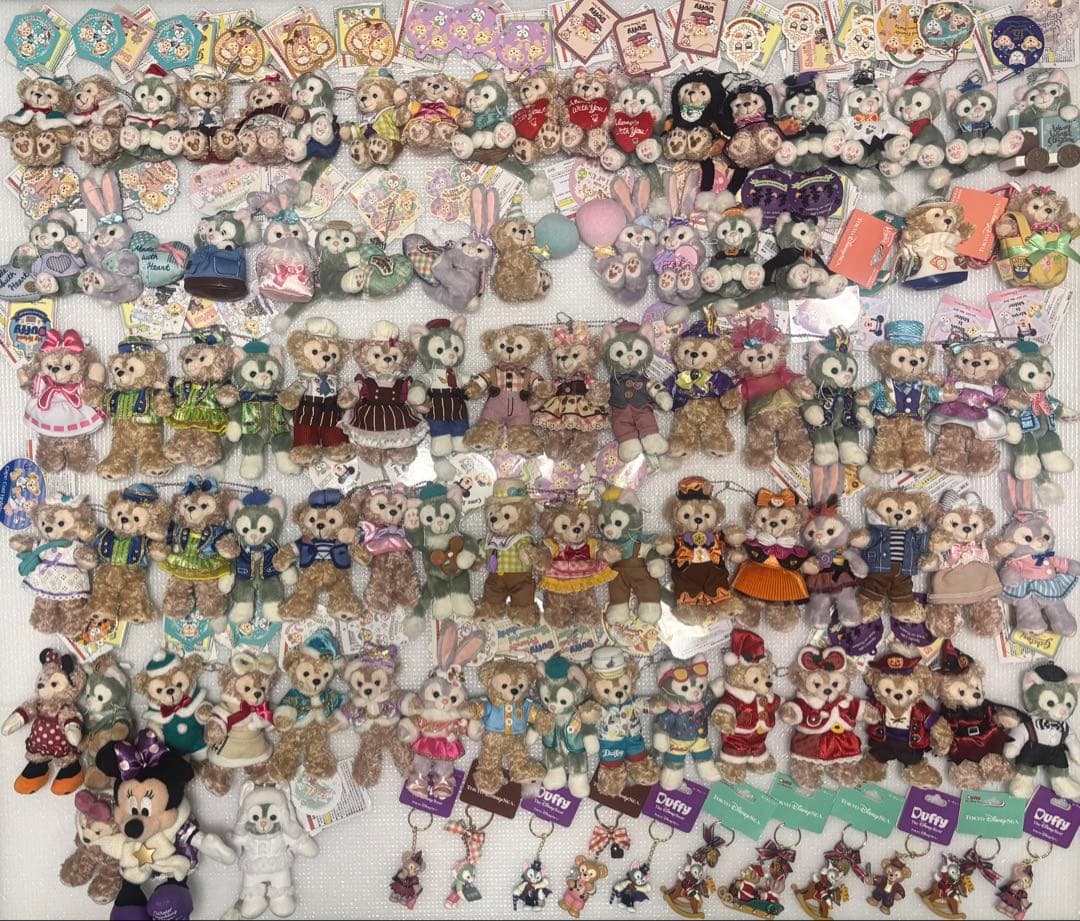 最終値下(ラスト)極美品ダッフィーぬいぐるみバッヂぬいばストラップ93点セット