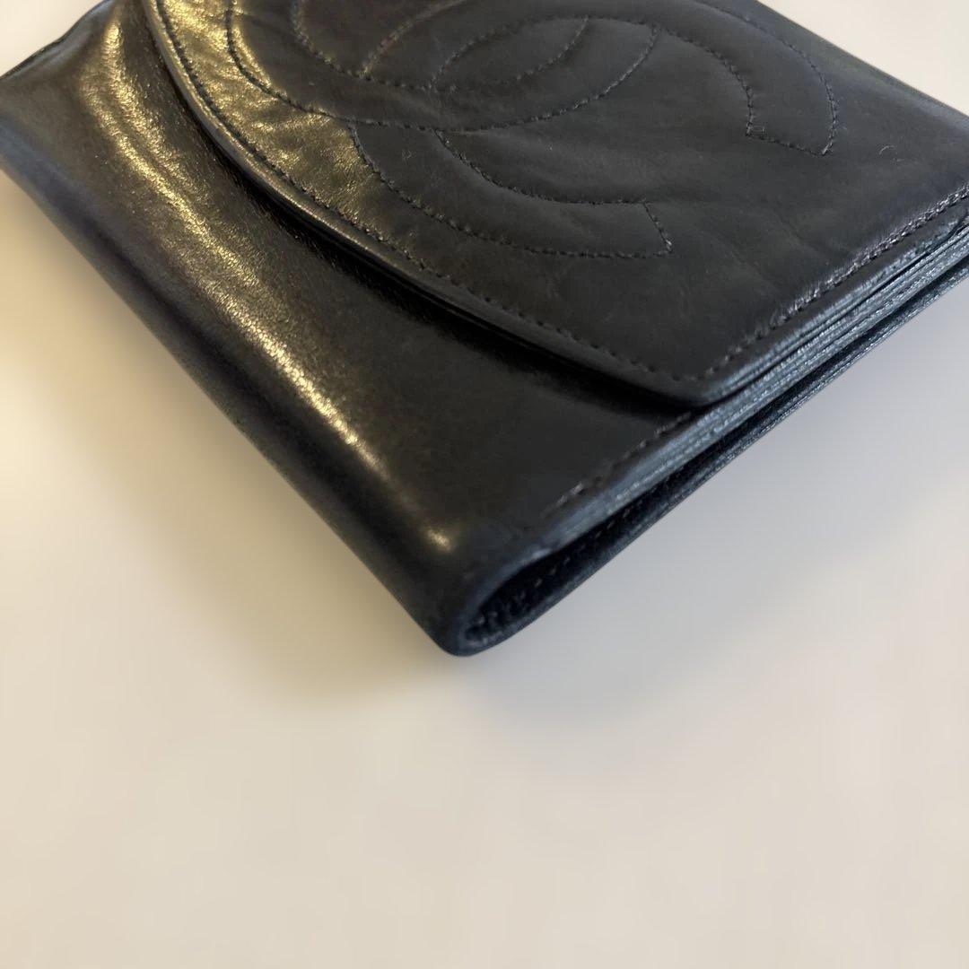 シャネル二つ折り財布