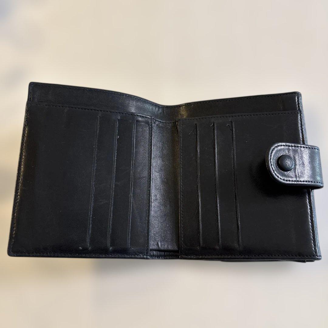 シャネル二つ折り財布