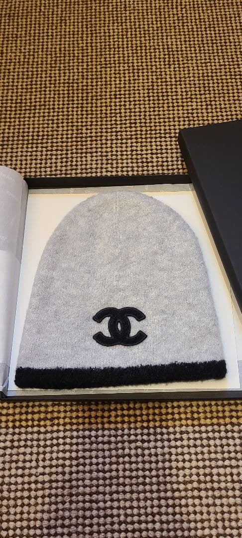お値下げしました❗100％本物‼️未使用タグ付き★CHANELシャネルニット帽子