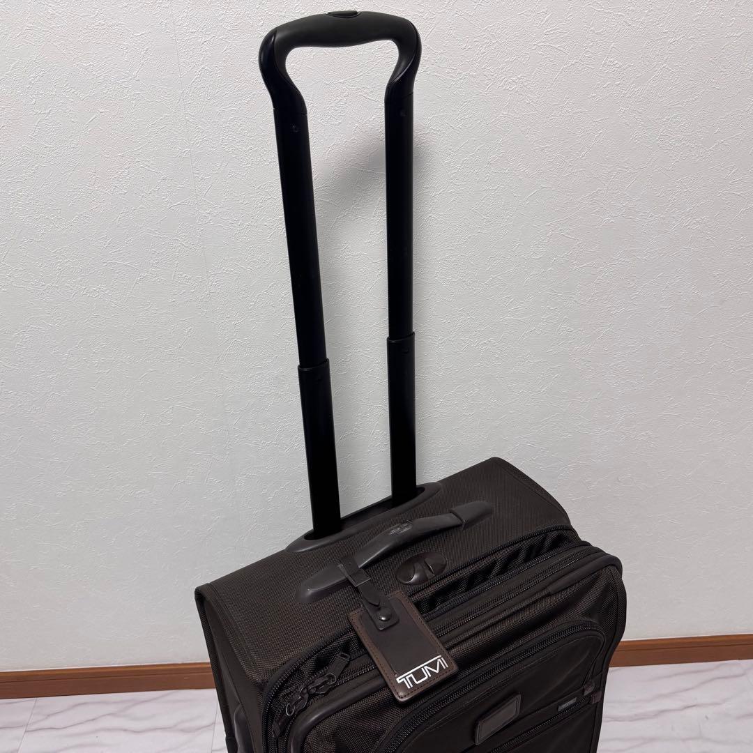 激レア✨トゥミ エキスパンダブル キャリーケース 2輪 アドアバッグストラップ付