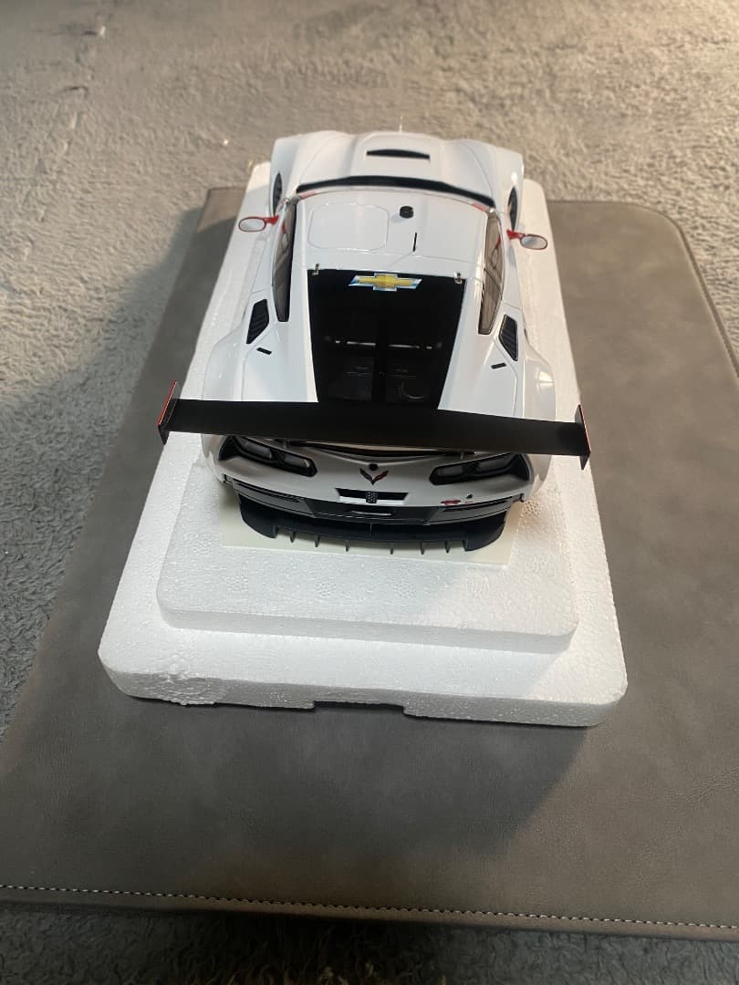 ぶ*ぃ様 (希少品)AUTOart 1/18 シボレー コルベット C7.R ホ