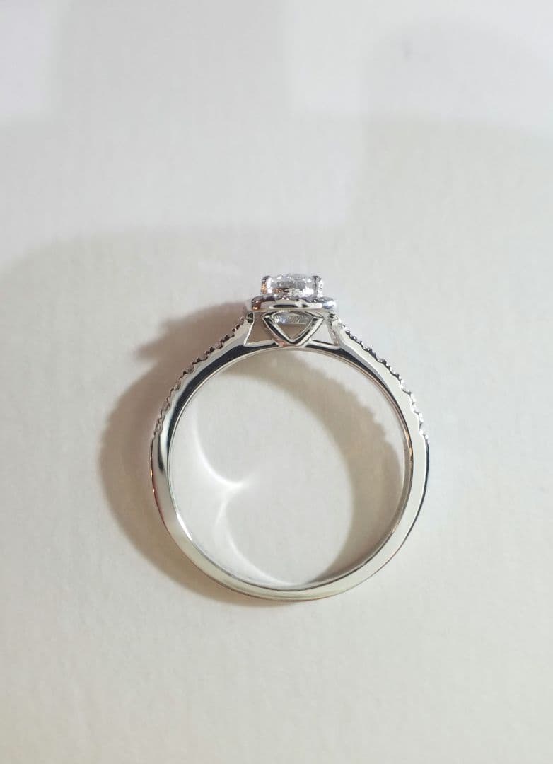 Yu⭐︎ページ！最高級モアサナイト　0.3カラット　スクエアヘイローリング