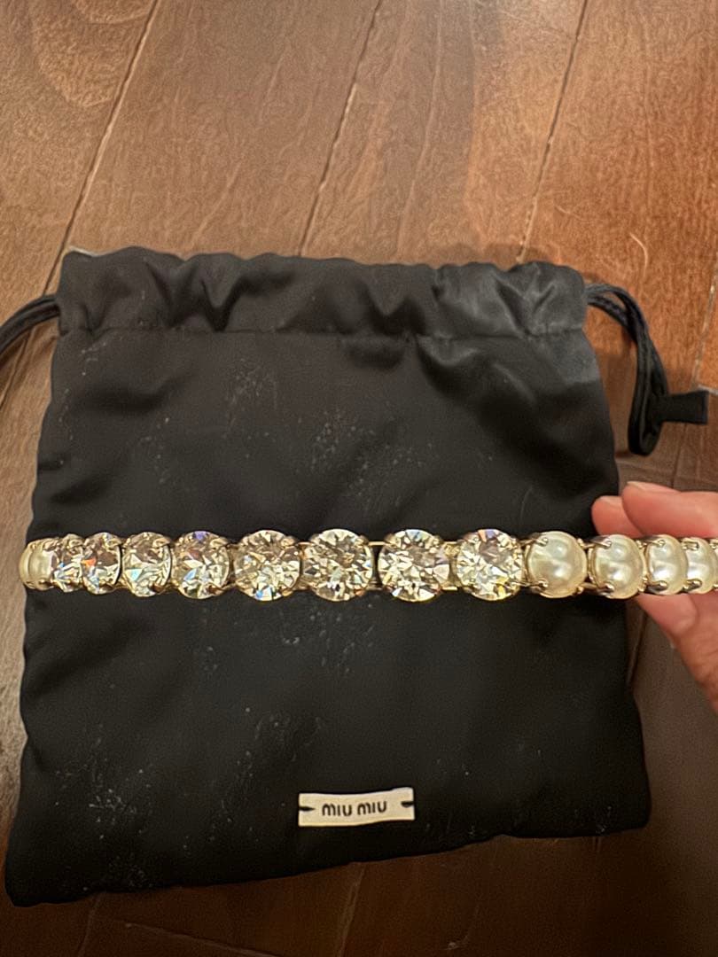 miu miu キラキラカチューシャ