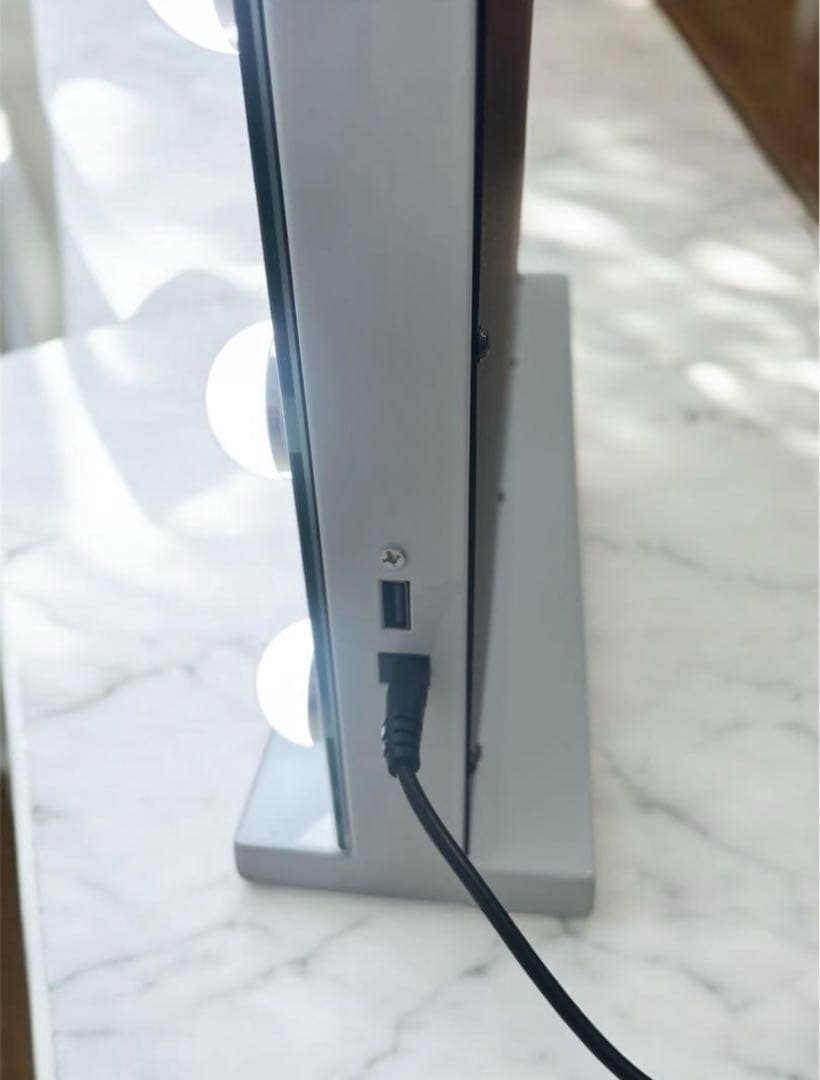 【美品】女優ミラー ハリウッドミラー LED3色調光 USBポート付き 卓上