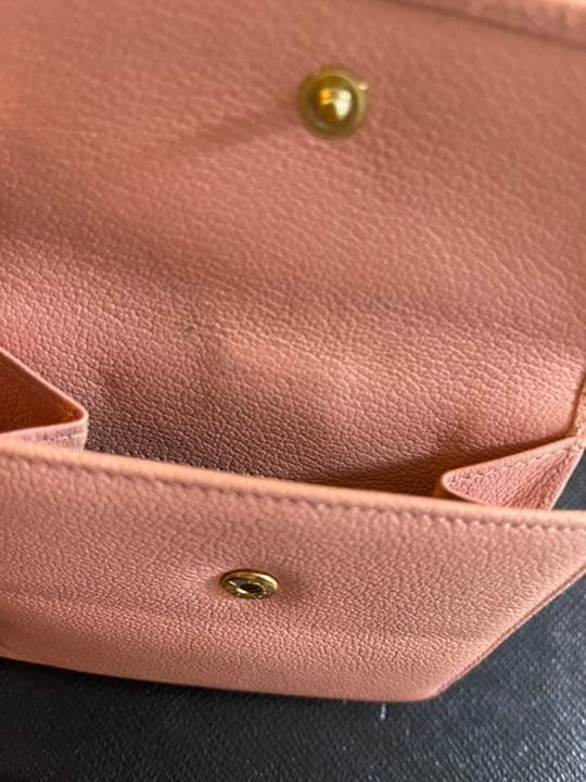 シャネル　二つ折り財布