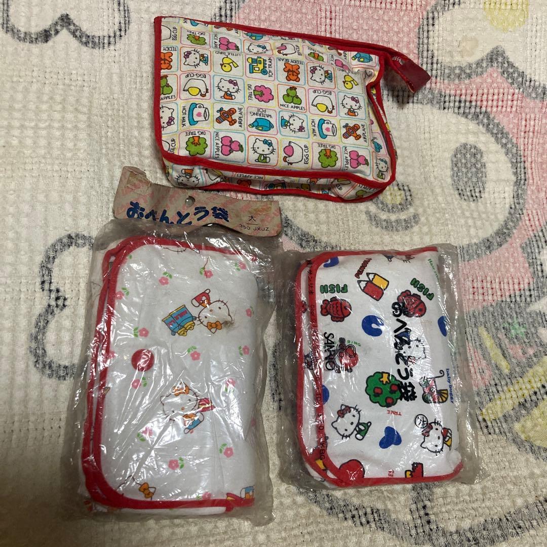 サンリオ　昭和レトロ　ハローキティ1976 弁当袋2こ＆ポーチ1こ　バラ売不可
