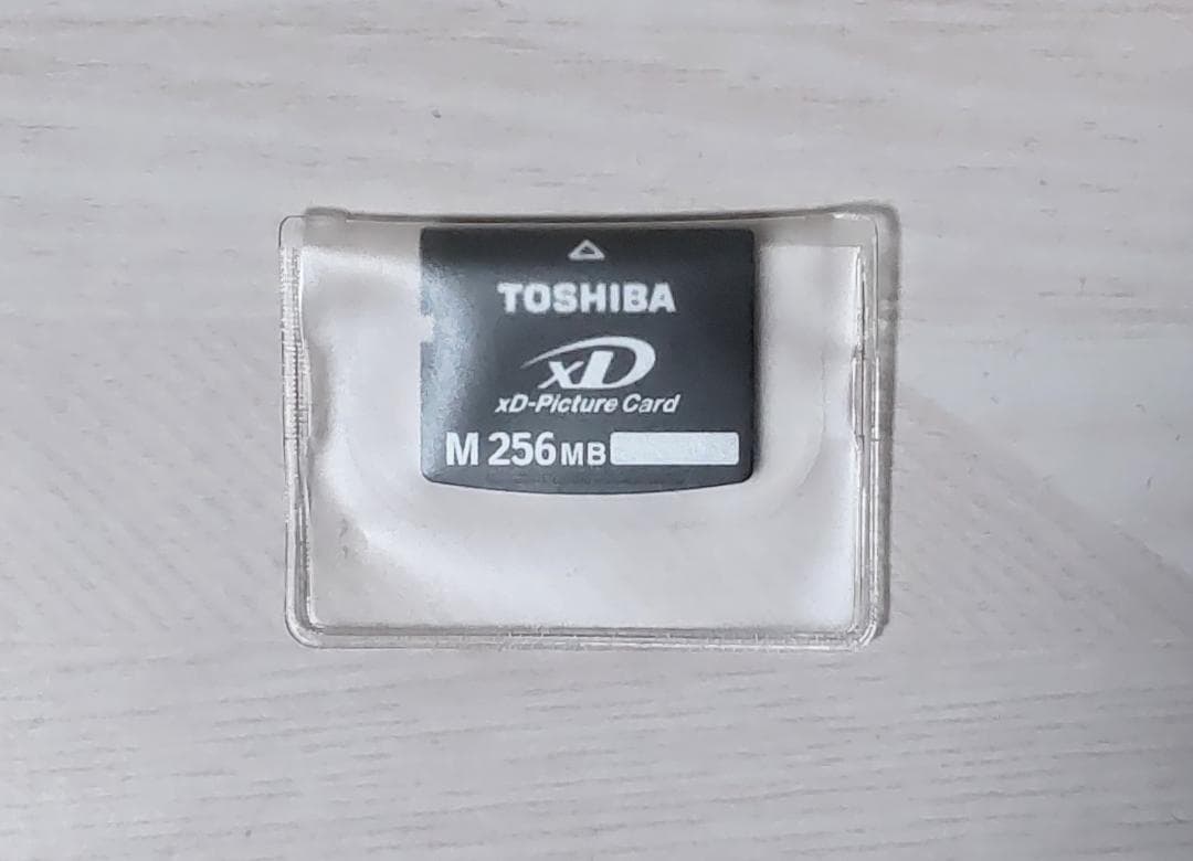 【美品 / 付属品全て揃ってます！】Fujifilm FinePix E510