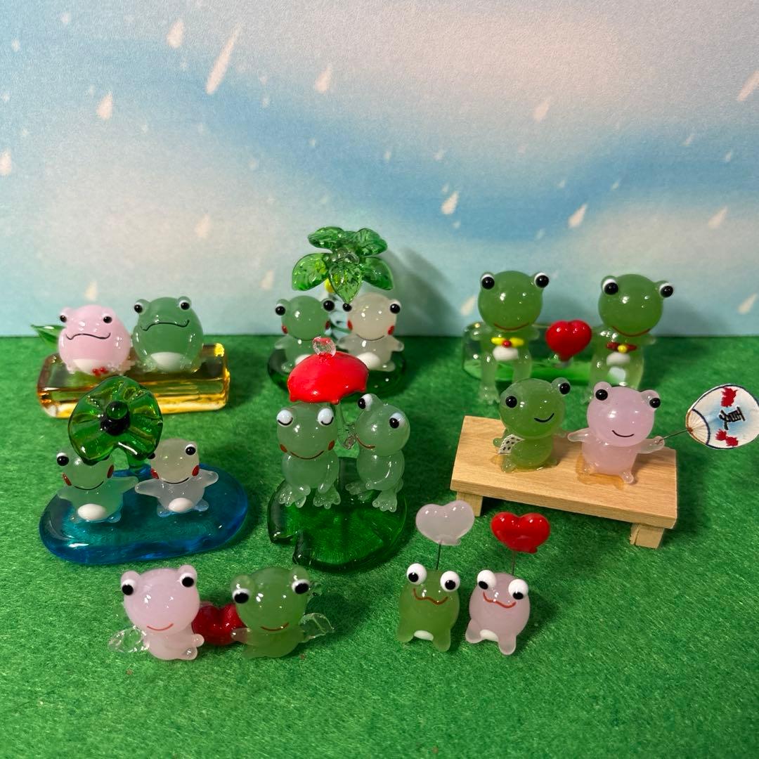 カエルカップル　ガラス細工　ミニチュア