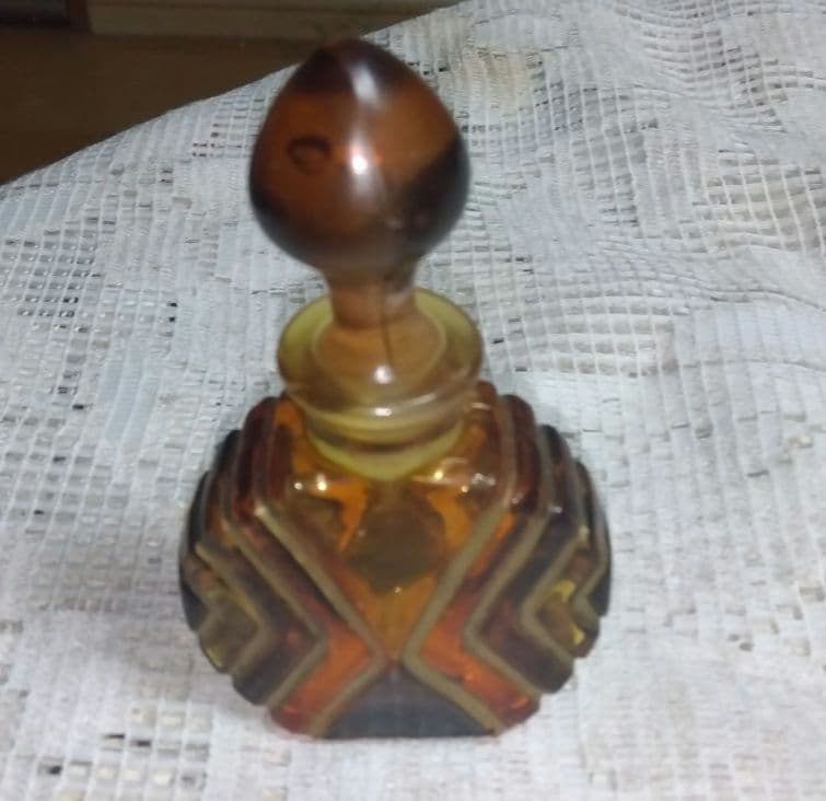 アールデコ様式金色の線で装飾された香水瓶(新品未使用)