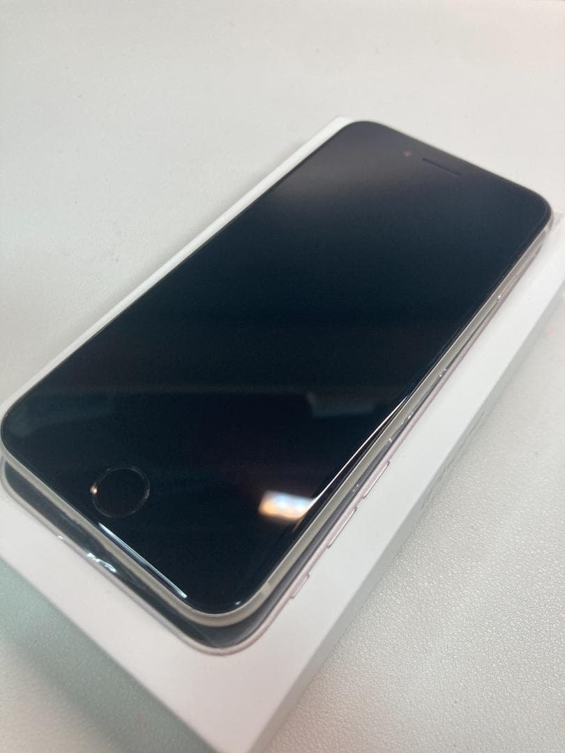 iPhoneSE3 128gb【極美品☆新品バッテリー】