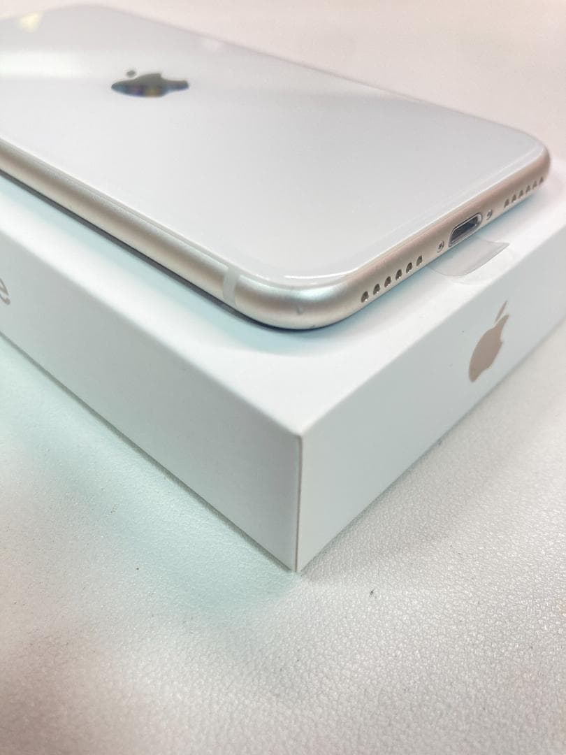 iPhoneSE3 128gb【極美品☆新品バッテリー】