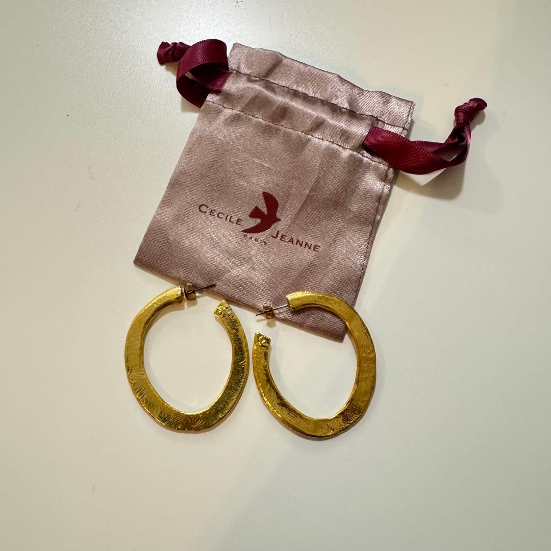 美品　cecile jeanne フープ　ピアス　ゴールド　半額以下で