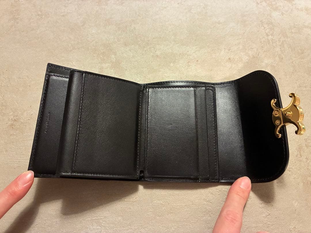 CELINE 財布　スモールフラップウォレット トリオンフ