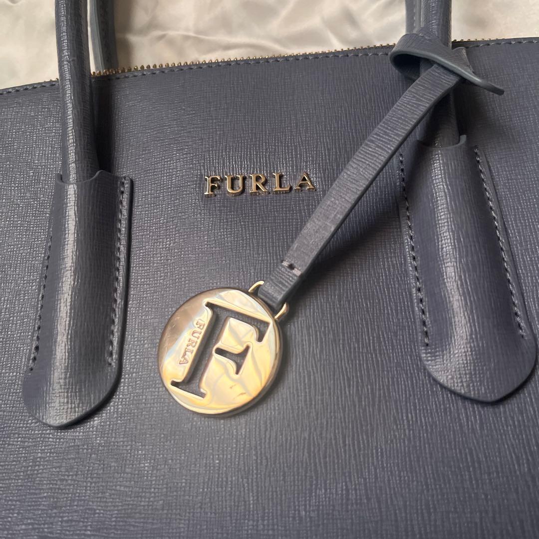 FURLA　ハンドバッグ　グレー