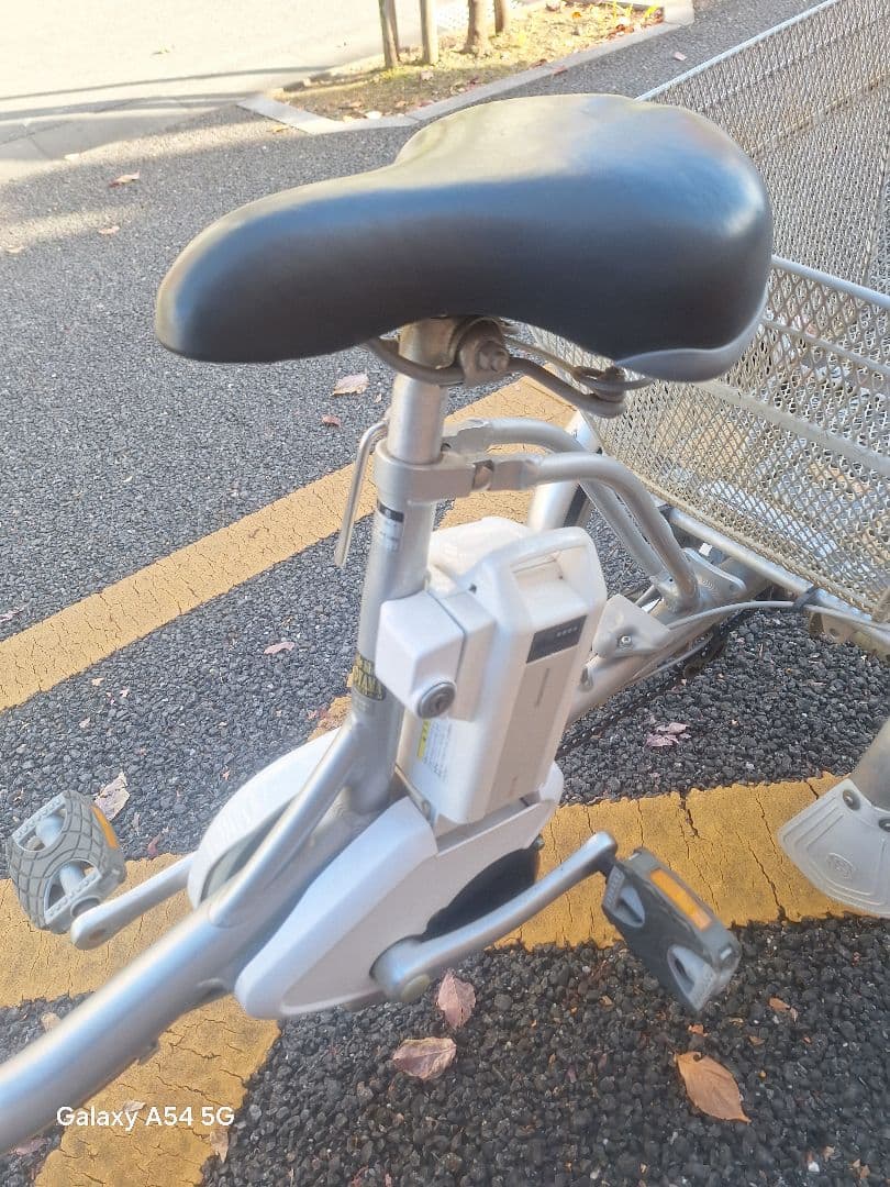 ブリジストン　アシスタワゴン 三輪電動アシスト自転車 シルバー