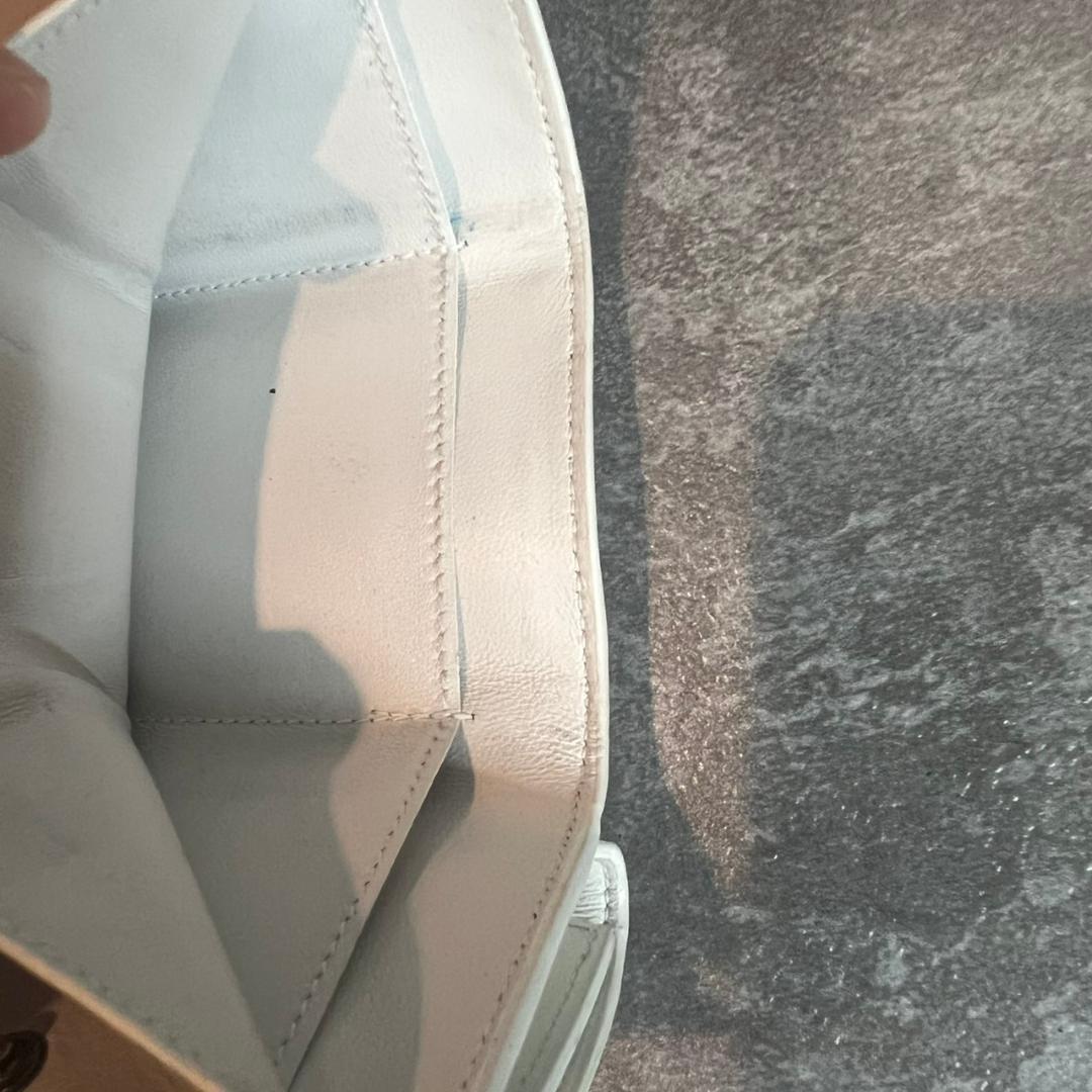 ⭐️BALENCIAGA⭐️ バレンシアガ アワーグラス 三つ折り財布 ホワイト