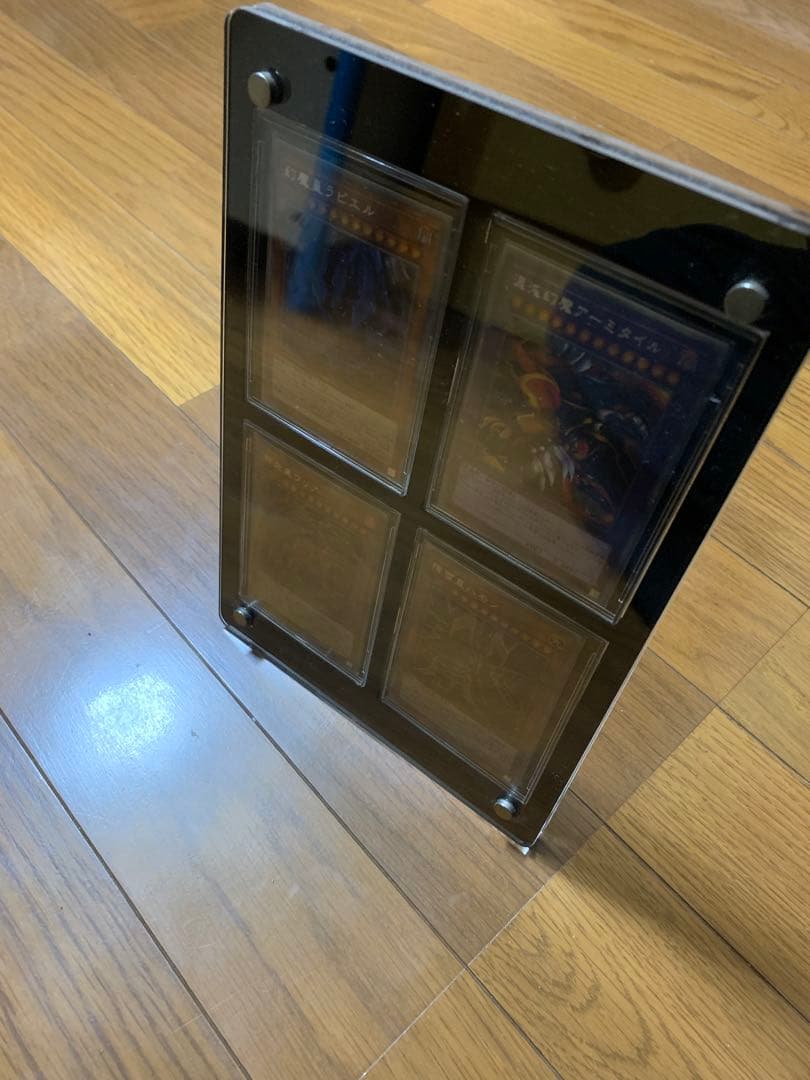 4連ブラックディスプレイケース　スタンド付(対応・遊戯王)