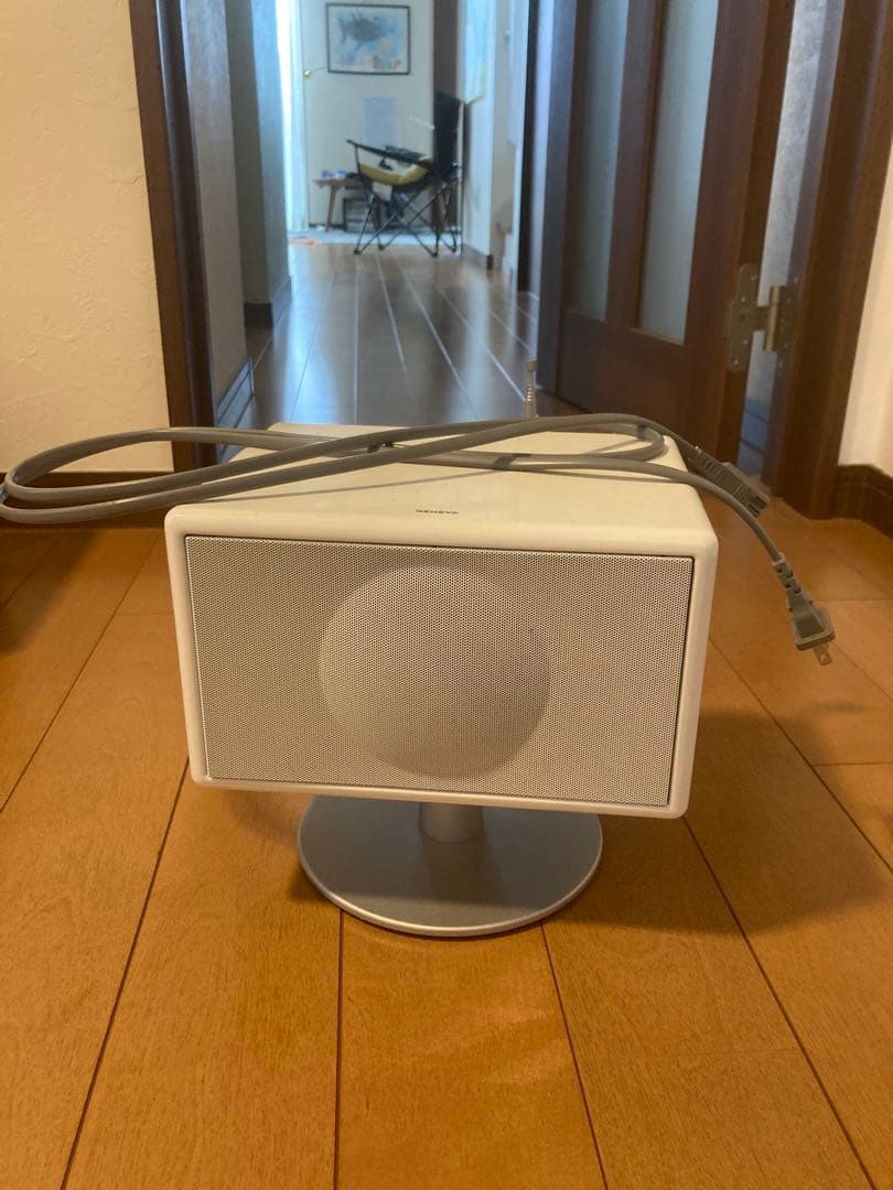 ジェネーバ　スピーカー　ホワイト