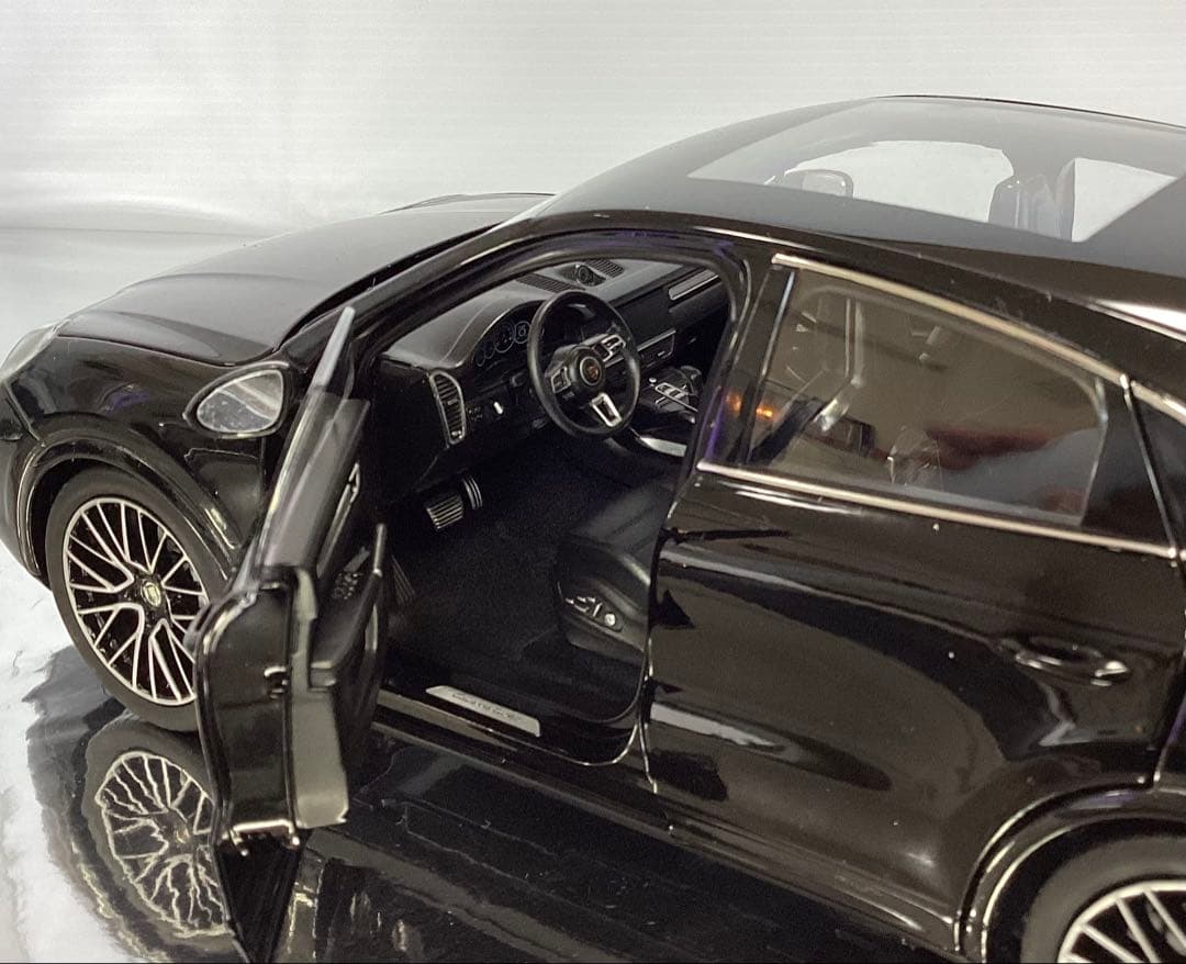 NOREV 2019 ポルシェ カイエン ターボ ブラック 1/18 ノレブ