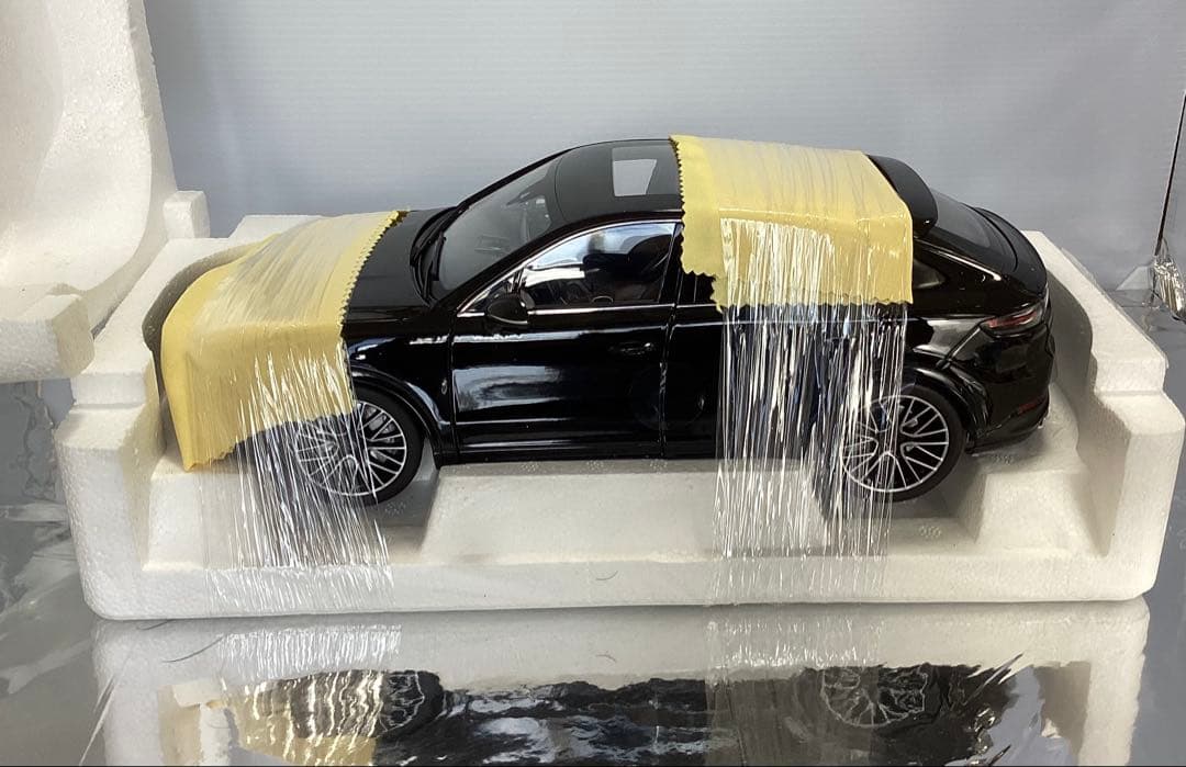 NOREV 2019 ポルシェ カイエン ターボ ブラック 1/18 ノレブ