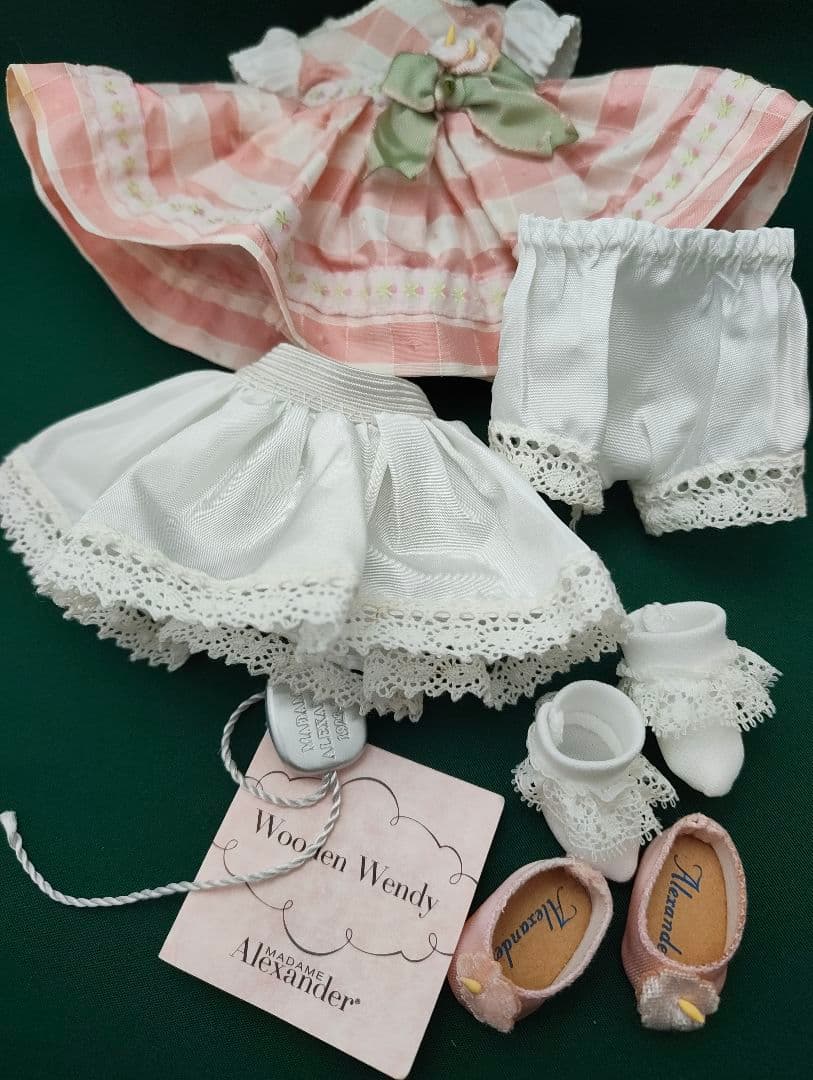 マダムアレクサンダー木製ドール