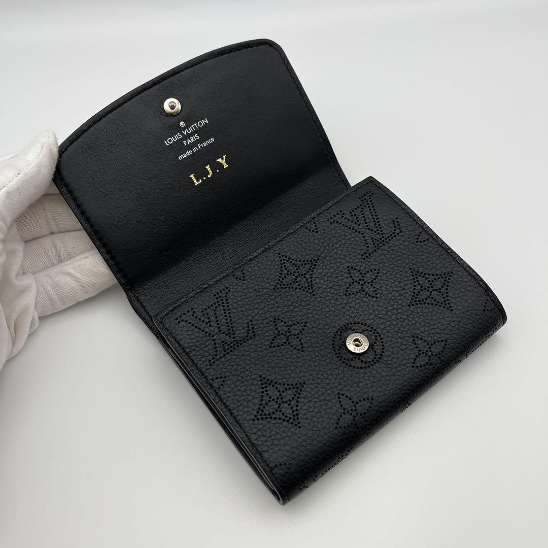 ✨極上美品✨ルイヴィトン モノグラム マヒナ イリス コンパクト黒 二つ折り財布