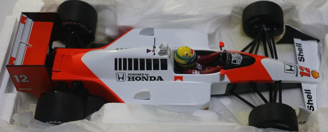 貴重ビックスケール１／1８マクラーレン・ホンダMP4／4　セナ・コレコレ　中古品