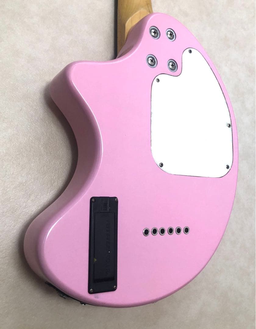 【超美品】ZO-3 ピンク アンプ内蔵ミニギター 専用ケース付き！！