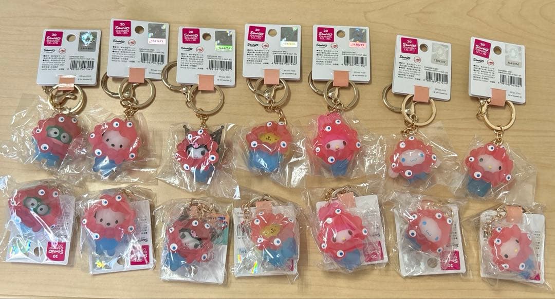 ミャクミャク　サンリオ　クリア　コンプリート