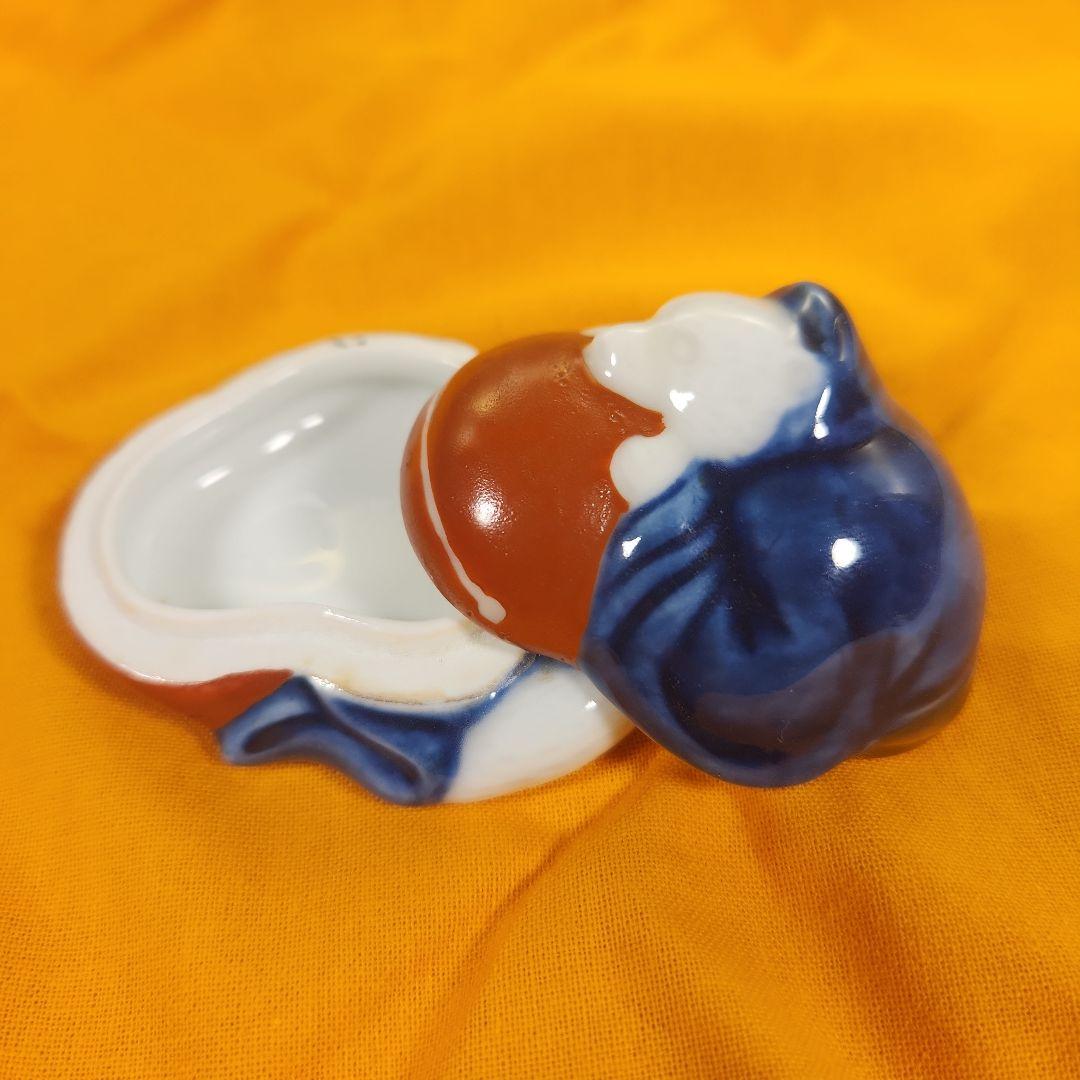 十三代柿右衛門　狸形　香合　共箱