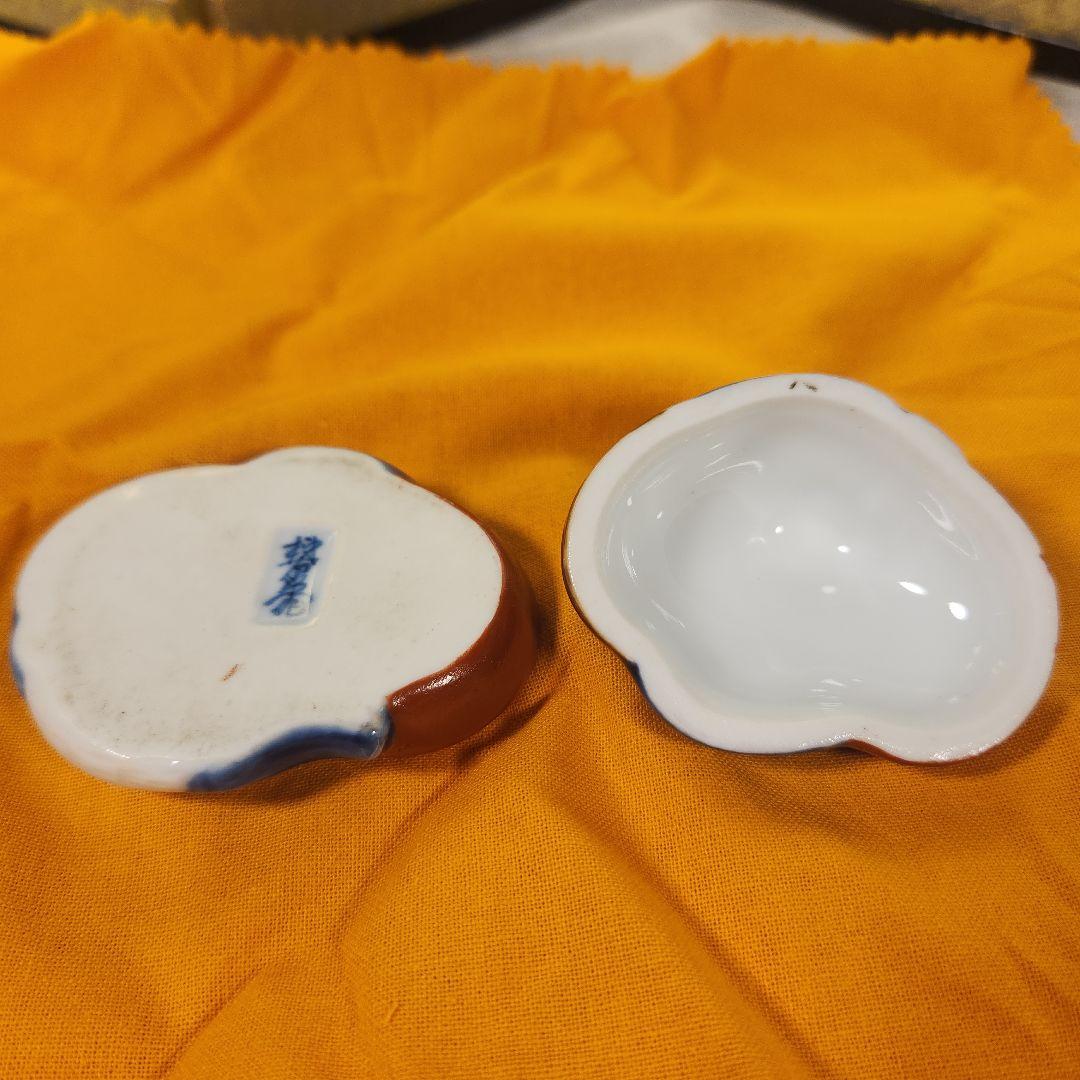 十三代柿右衛門　狸形　香合　共箱