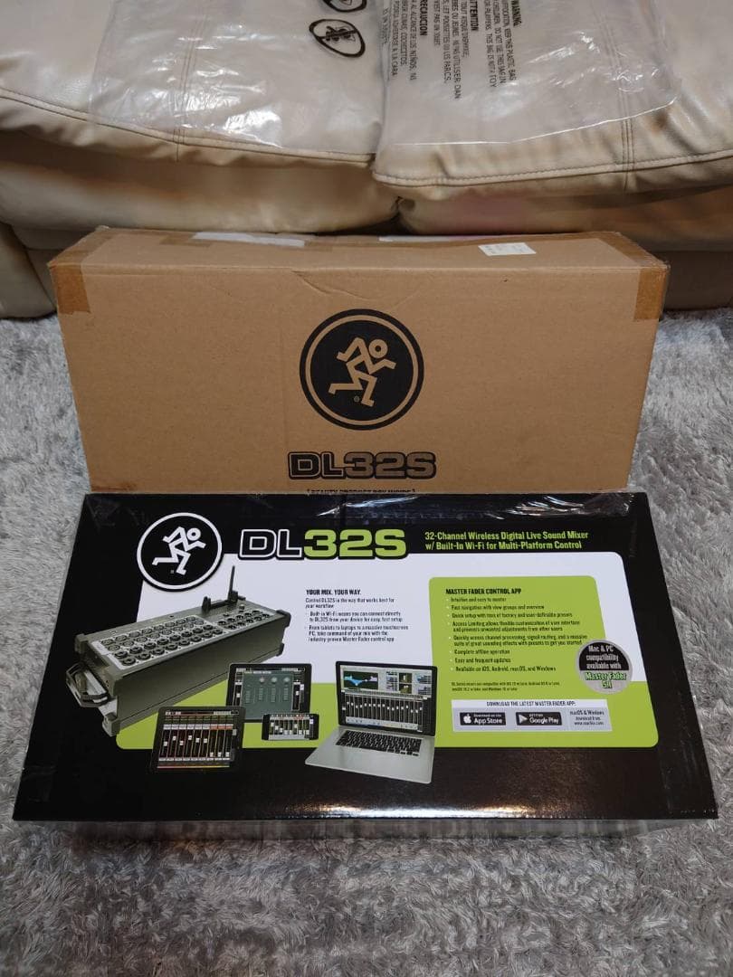 Mackie DL32S デジタルミキサー Wi-Fi付型（ホール使用１回）美品