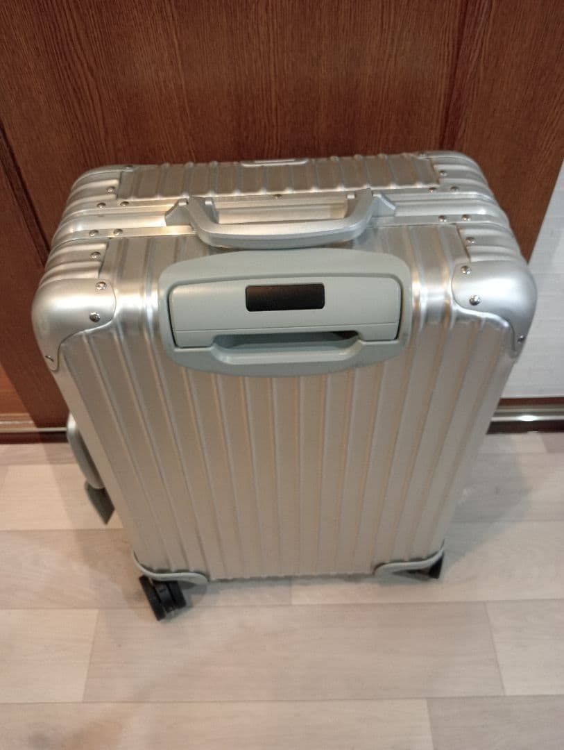 リモワスーツケース東京丸ノ内店購入