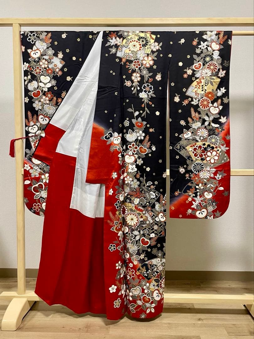 E 美品 豪華な花々模様 金彩 黒×赤 正絹 袷 振袖 着物 成人式 K9