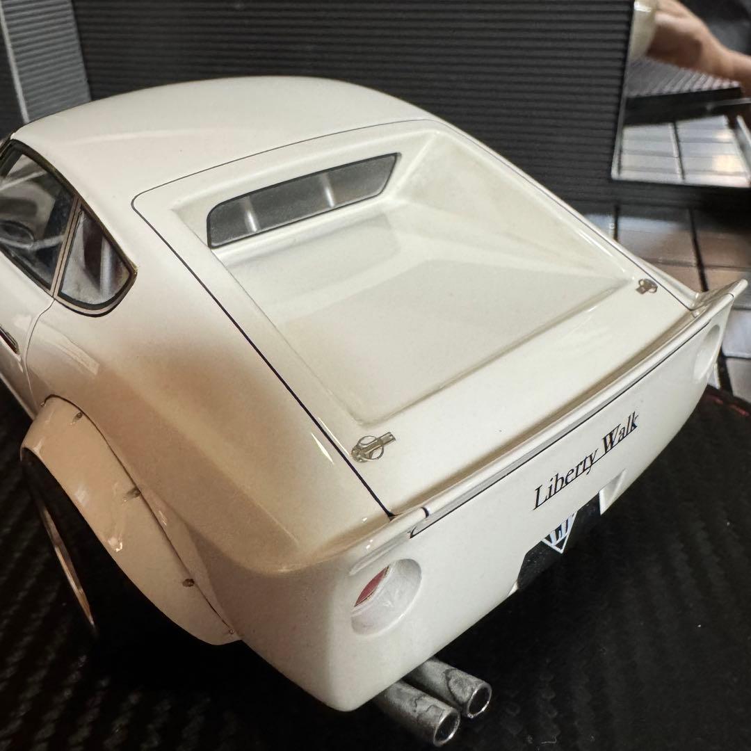 イグニッションモデル1/18LB−WORKSフェアレディZ(S30)カスタム品❷