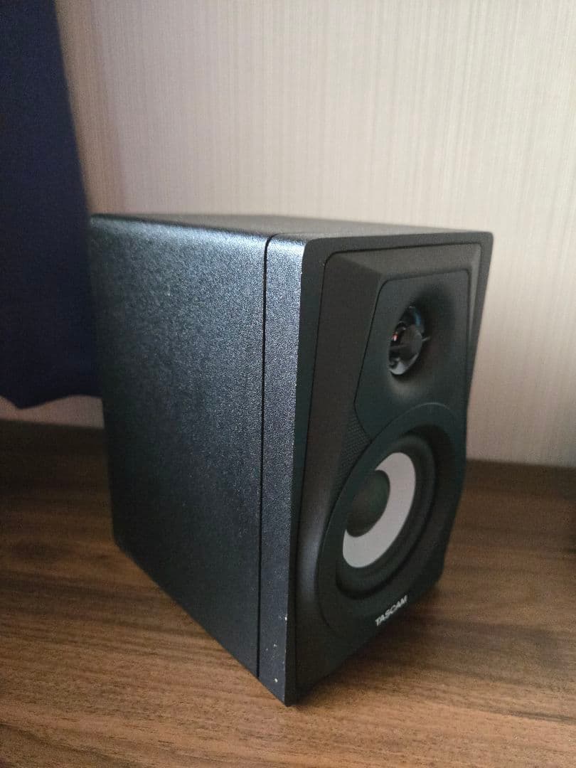 TASCAM VL-S3 2ウェイパワードモニタースピーカー