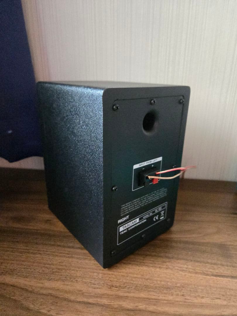 TASCAM VL-S3 2ウェイパワードモニタースピーカー