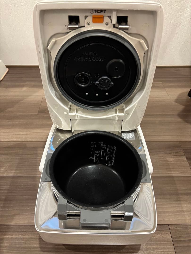 象印　炊飯器　炎舞炊き　NW-LB10-WZ