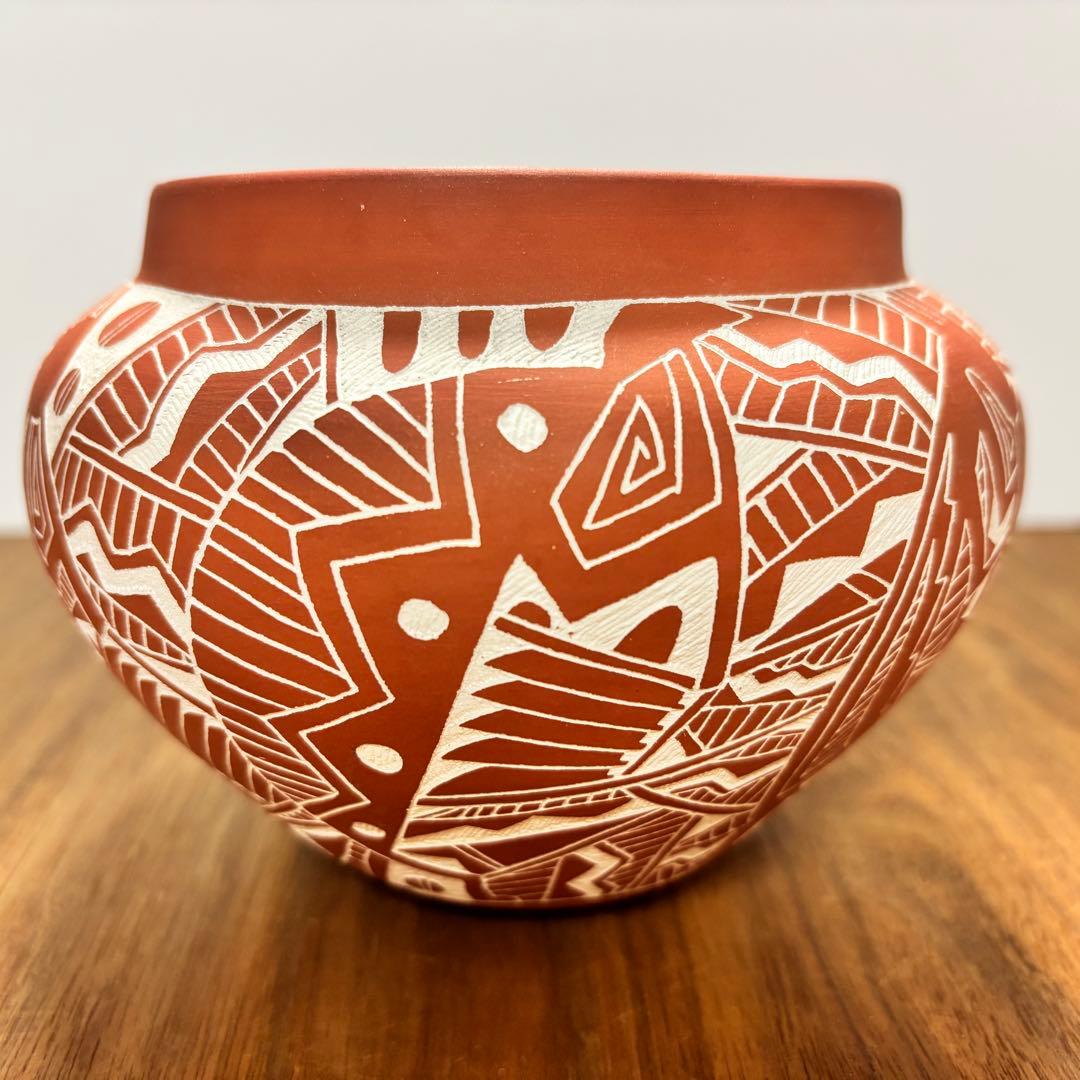 アコマ族◇A. Concho作 ココペリ模様 ハンドメイド陶器 赤土ボウル