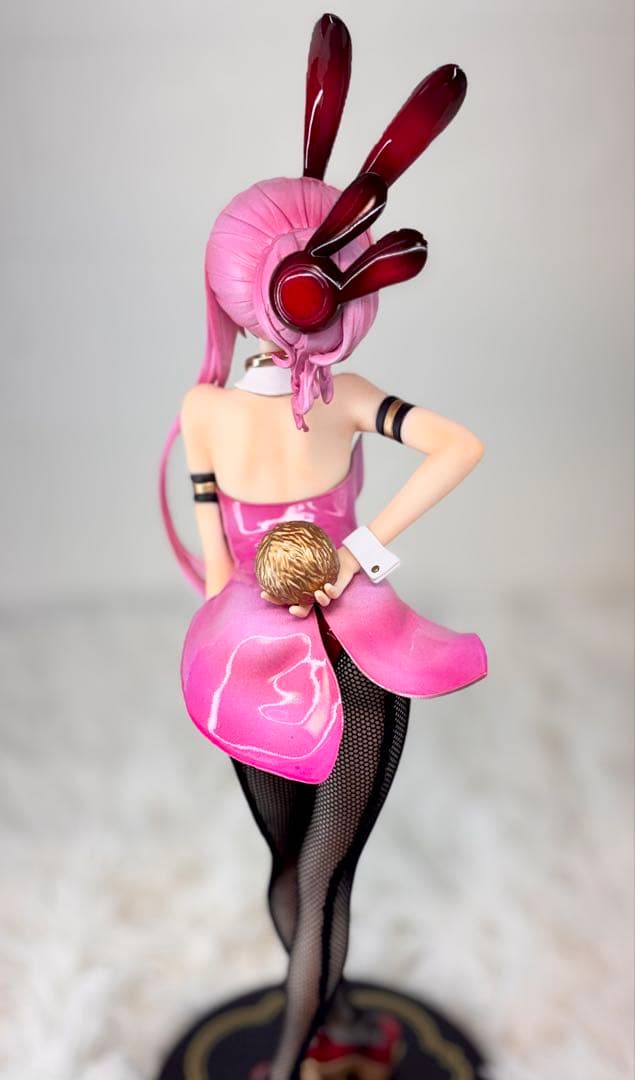 ち*こ様 初音ミク　巡音ルカ　フィギュア　リペイント　バニーver ゴールドパー