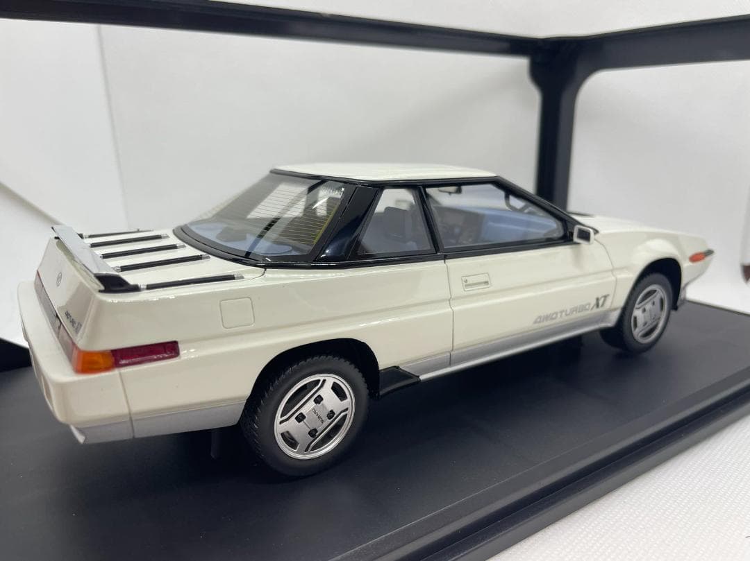 701-008 DNA 1/18 スバル XT 4WD Turbo ホワイト