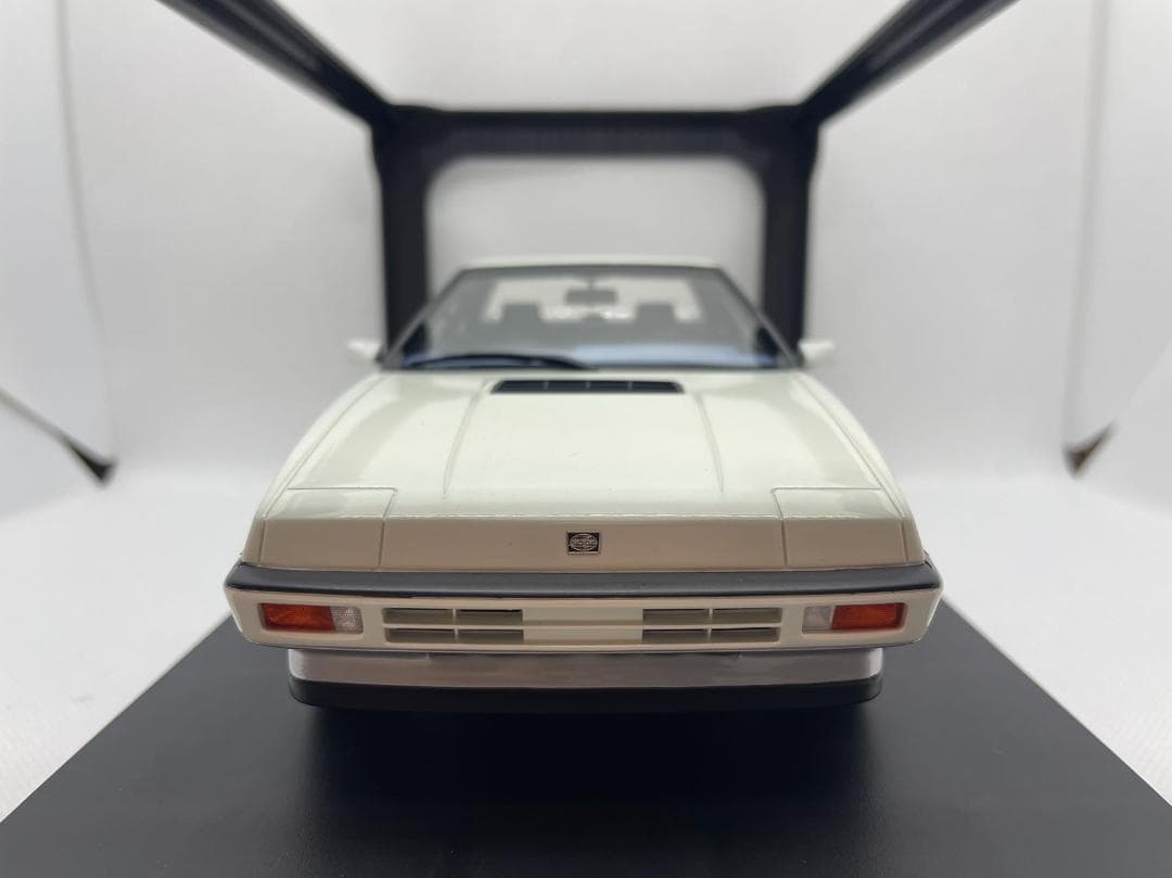 701-008 DNA 1/18 スバル XT 4WD Turbo ホワイト