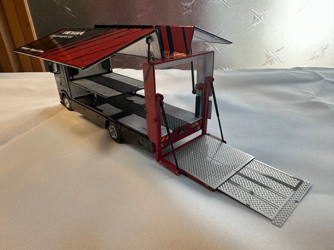 新品未使用　MC64 スカニア　ヨコハマタイヤ　1/64